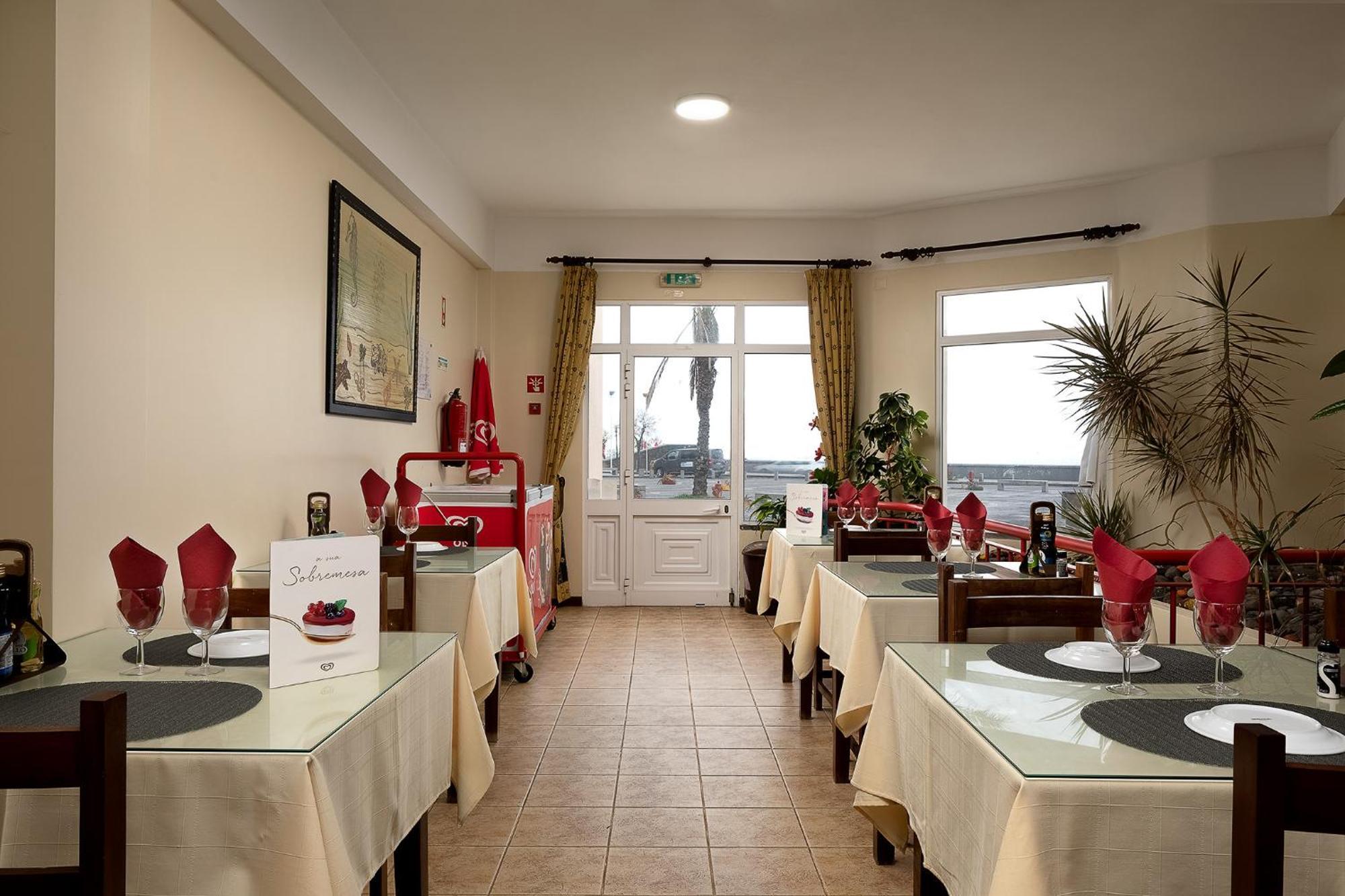 Perola Views Inn By Madeira Sun Travel بورتو مونيز المظهر الخارجي الصورة